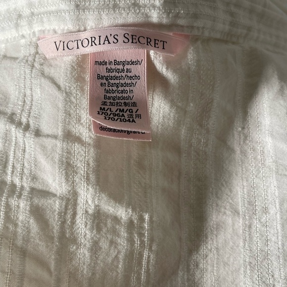 Victoria's Secret Elegant White Robe - Picture 5 of 6